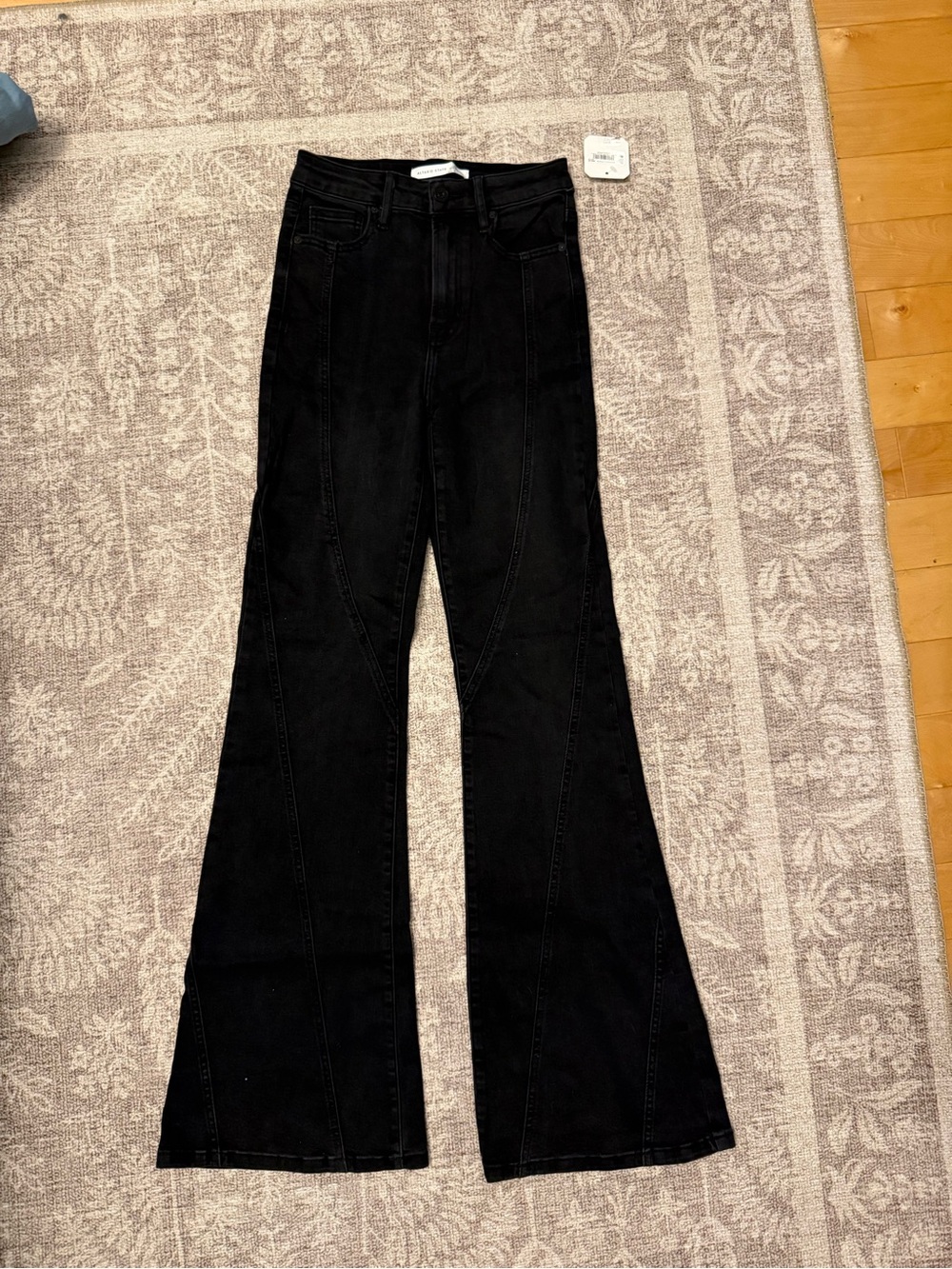 ✨NWT Altar’D State Black Flare Jeans 25✨